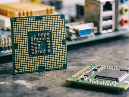 Why Investors Look to Smaller, Fast-Growing Tech Stocks FinancialSumo