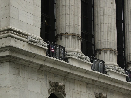 Dow Falls Despite Most Components Rising; Home Depot Beats Estimates FinancialSumo
