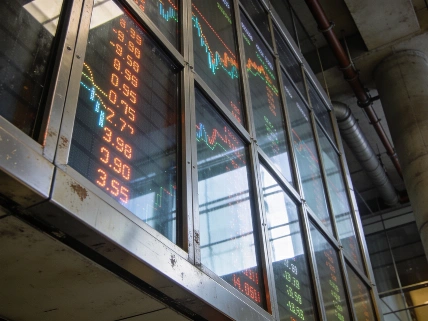 Stock valuations reach dot-com era highs as investors weigh risk FinancialSumo
