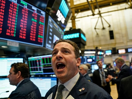 Nasdaq Composite Extends Rally as S&P 500 Hits Record Close FinancialSumo
