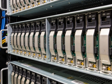 Raymond James Lifts AMD Price Target, Citing Server CPU Momentum FinancialSumo