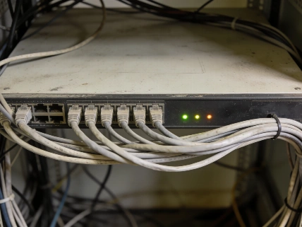 Cloudflare's 520 Error Blocks suaragarut.id FinancialSumo