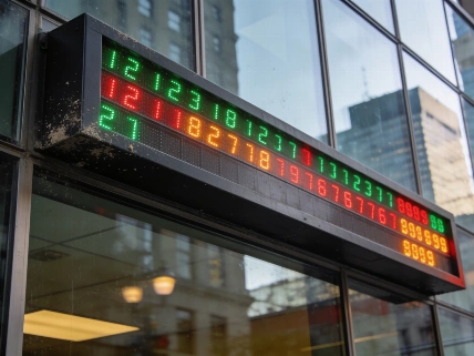 Nasdaq Composite faces volatile path as tech valuations soar FinancialSumo