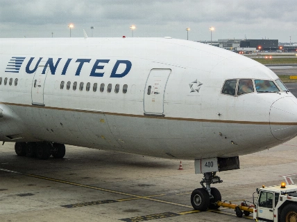 United Airlines Emergency Landing Raises Questions on Flight Safety Costs FinancialSumo