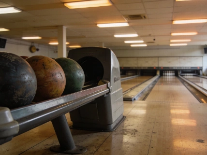 Hollywood Bowl Raises Dividend and Starts Share Buybacks FinancialSumo