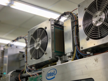 Intel stock faces sharp reset as analyst slashes price target FinancialSumo