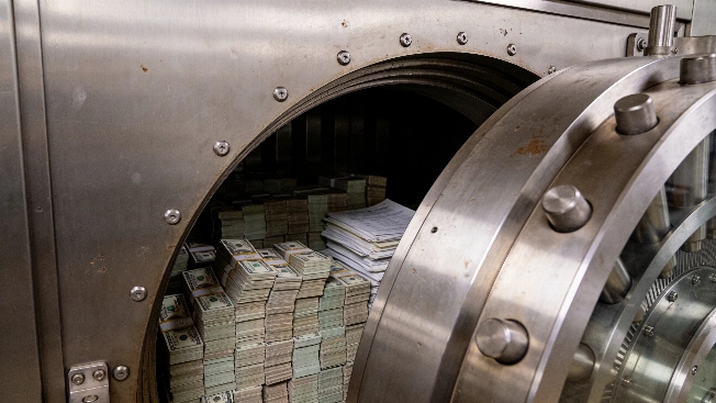 Berkshire Hathaway cash hoard shrinks as Abel bets big on stocks FinancialSumo