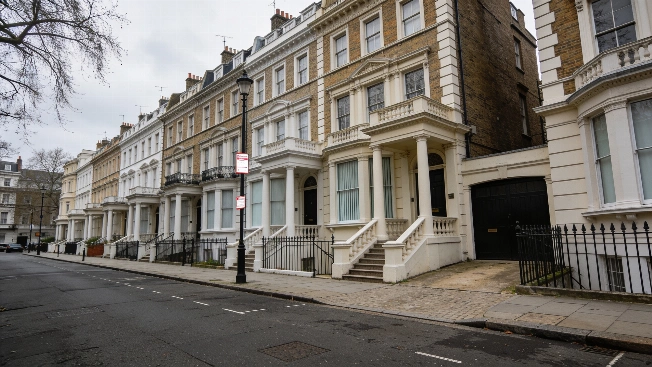Luxury London Homes Face Prolonged Slump as Buyers Hold Back FinancialSumo