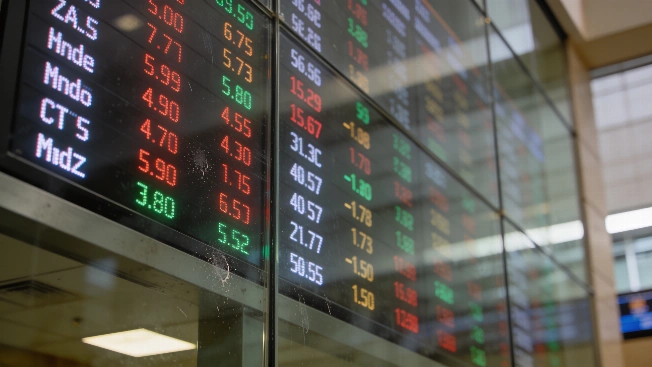What's the Difference Between a Bull Market and a Bear Market? FinancialSumo