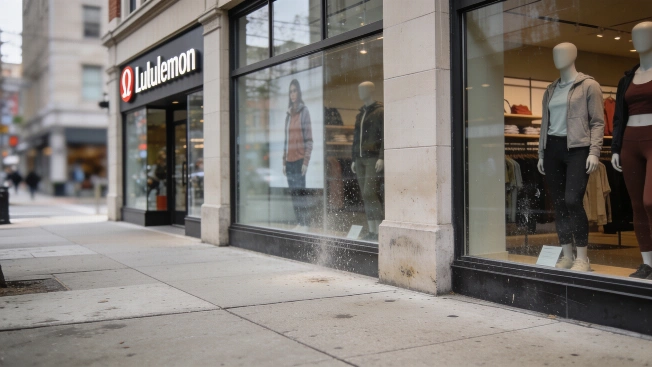 Lululemon stock faces sharp downgrade as rivals seize market share FinancialSumo