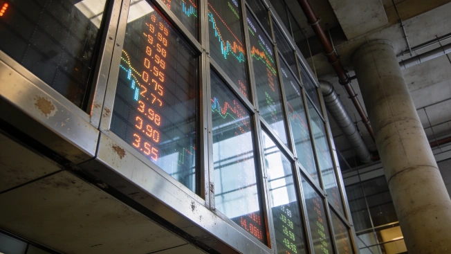 Stock valuations reach dot-com era highs as investors weigh risk FinancialSumo