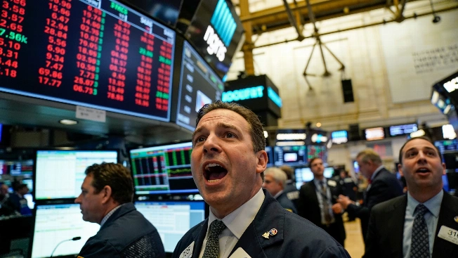 Nasdaq Composite Extends Rally as S&P 500 Hits Record Close FinancialSumo