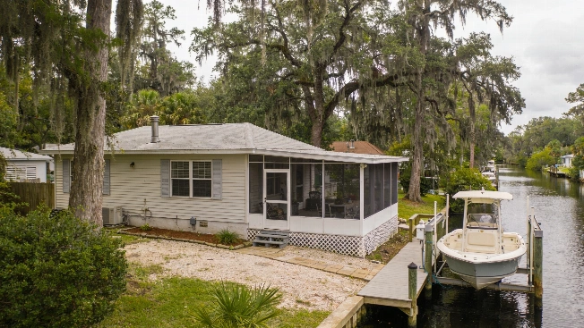 Homosassa Springs: An Affordable and Nature-Filled Retirement Destination FinancialSumo